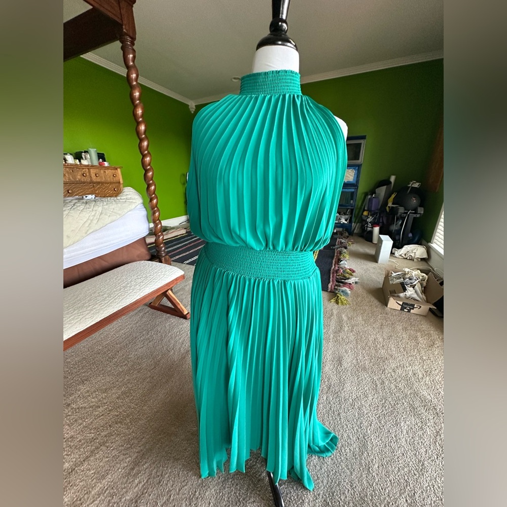 Halogen XL Pleated Halter Elastic Waist Midi Dress in Teal